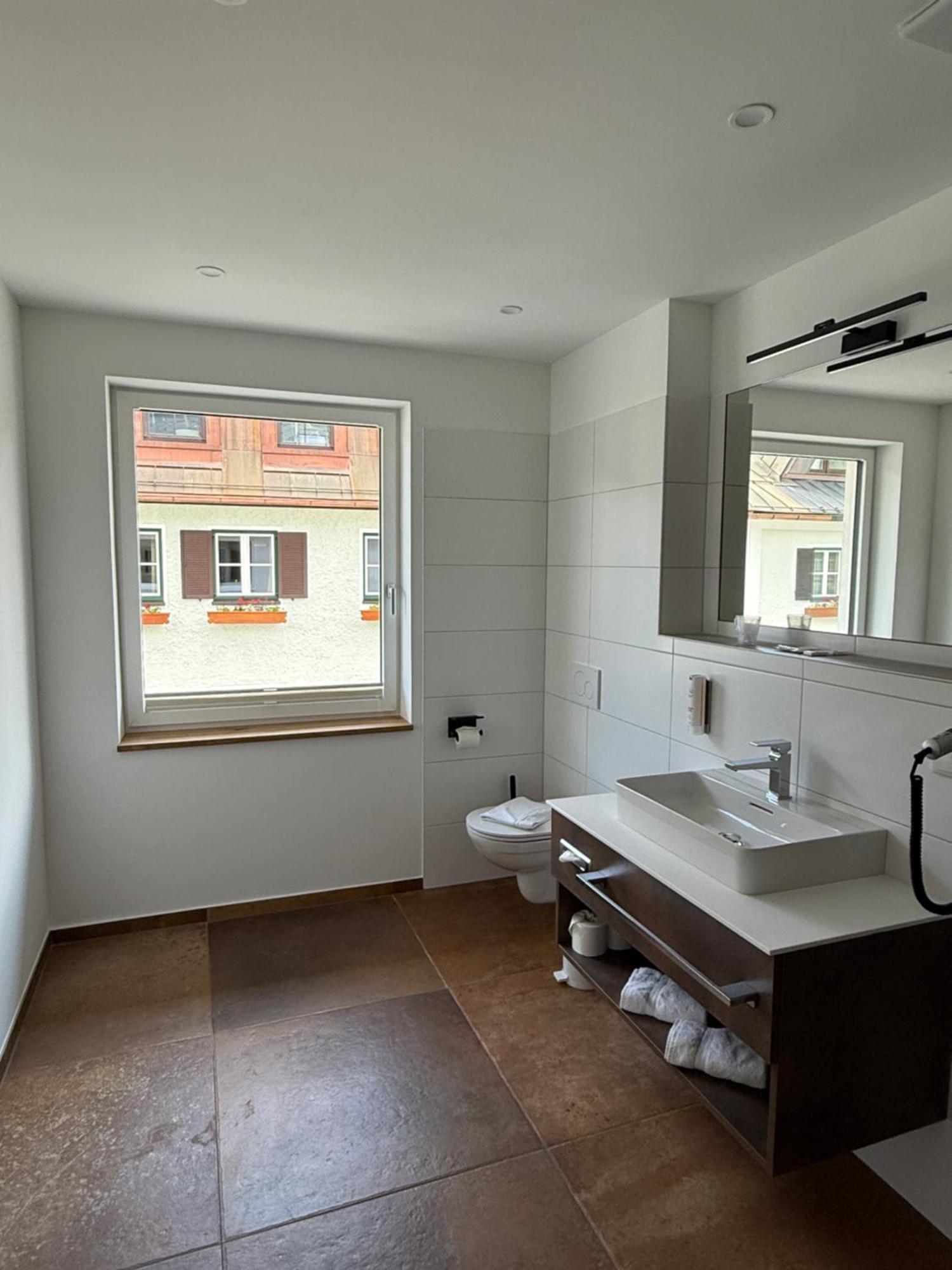 Seehotel Lilly Strobl Zewnętrze zdjęcie
