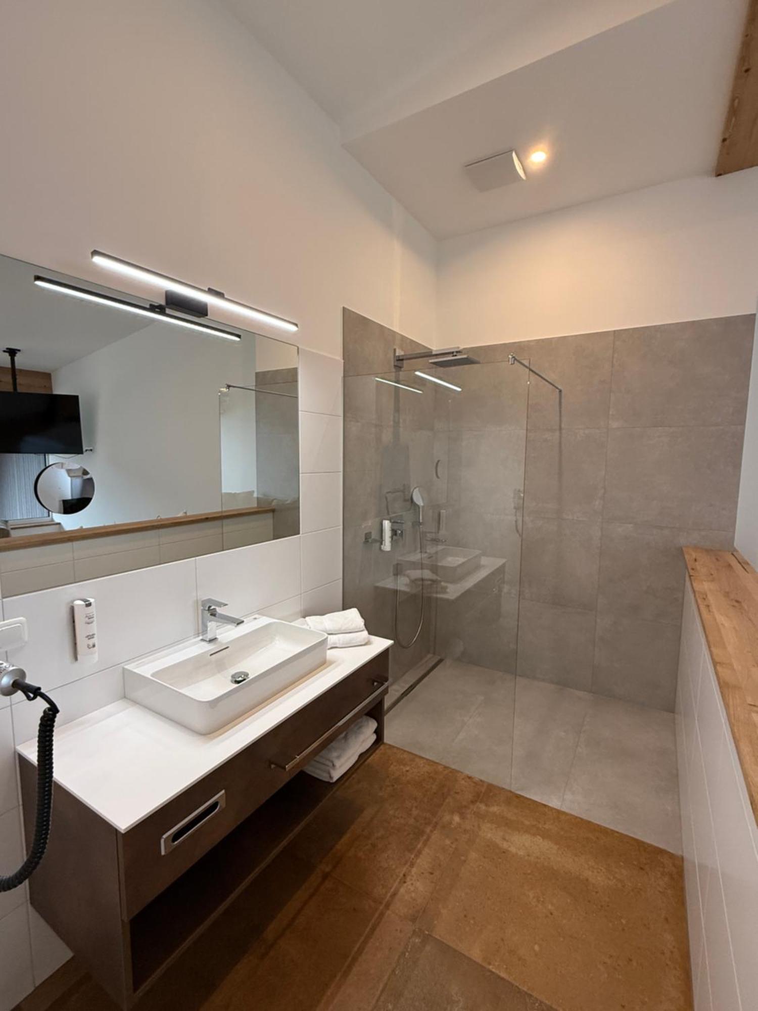 Seehotel Lilly Strobl Zewnętrze zdjęcie