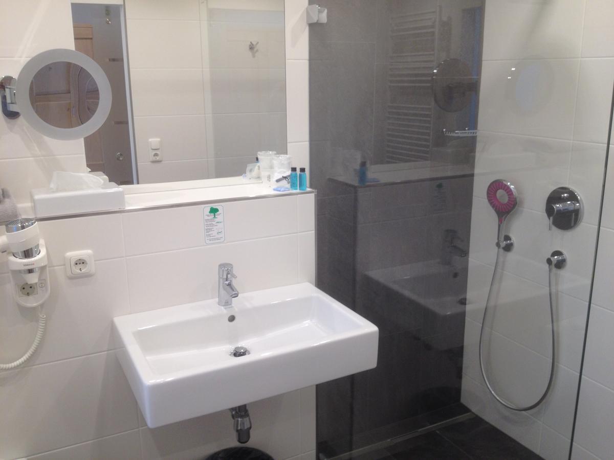 Seehotel Lilly Strobl Zewnętrze zdjęcie